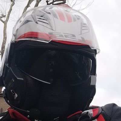 sumnjam's profile picture. Friendly with both ends of Bell curve . נישט אָנצינדן גוואַלד אָדער האַס не подстиче насиље или мржњу