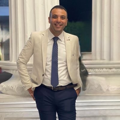 محمد منير شاب مصري يغني بصدق ..ترقص؟!