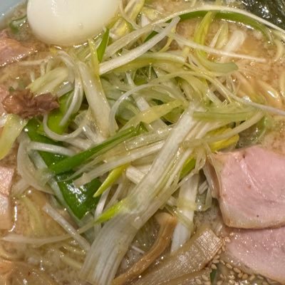 はじめまして 正真正銘の無垢男です🍒 童貞ってやつです 素人でもないです ちなみにキスとかもしたことがありません ぽちゃぽちゃなのでダイエットしてます