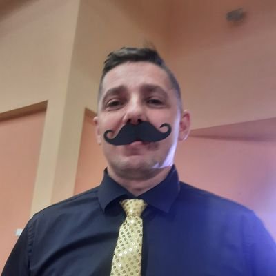 Kto żyje w Polsce, w cyrku się nie śmieje 😥 Miłosnik broni i EDC . Nigdy nie głosowałem za pisuarem. 🇵🇱🇪🇺 Jestem praworządnym terrorystą 😁