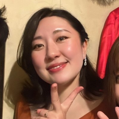 B型女。日本一楽しく踊れるソプラノ・女優・ナレーター。舞台は全てエンターテインメントと考えている人。株式会社フェアリーテイル所属。美しくなりたい。美しいものしか好きじゃない。ボイトレもやってます。DMでご相談くださいませ!