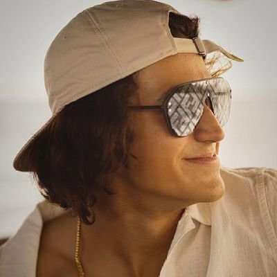 alamill0's profile picture. Probably abusing fb marketplace on an island
(I respond to all DMs personally)