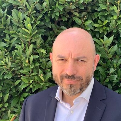 Periodista especializado en investigación.
Director de @sudestada_uy y @ciudadana923fm (https://t.co/3sdMqofhWq).
Docente de Periodismo y Radio.