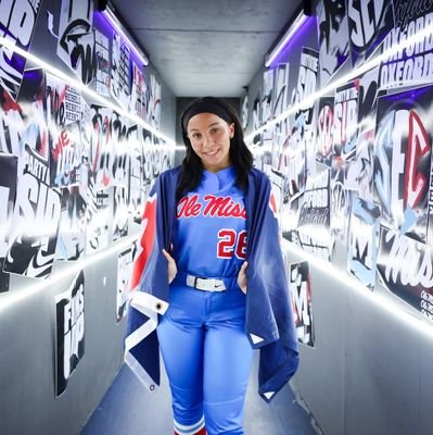 Ole Miss commit ❤️🩵 RHP 🥎 Montverde Academy🏆FL 3A State Champs 📩 Email:NevaehWilliams2026@gmail.com