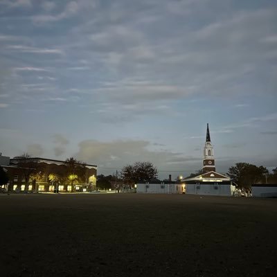 KellyWanders's profile picture. Once a Diplomat, now former. Still operating with irreverent tendencies. Currently in 🇺🇸.