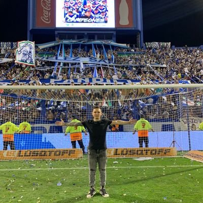 Cubro a @velez para @sectadeporok / @bienfortineros - @_velezdigital. 🎙️ @cuidemoself_ en @azzenstream Suscribite a mi canal de Youtube: Martin Etcheverry 👇