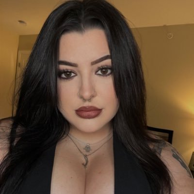 itskyleeannee's profile picture. ct 📍|| 25 || 🏳️‍🌈 || sc : itskyleeanne