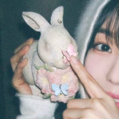 dqnhenngs's profile picture. He/she.