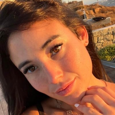 Wild and social spirit 🌸 dog and cat mom | Lover of movies, music, adventurer, foodie 🍴 and dreamer Just living life one laugh at a time💞
