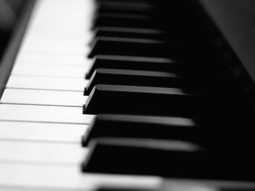 Heyy!! So I tweet song lyrics... and you should follow me! #MusicLover #TeamFollowBack