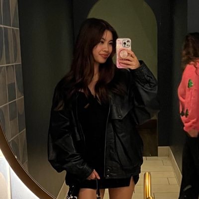 whatthesellz's profile picture. dipped in (cocoa) butter