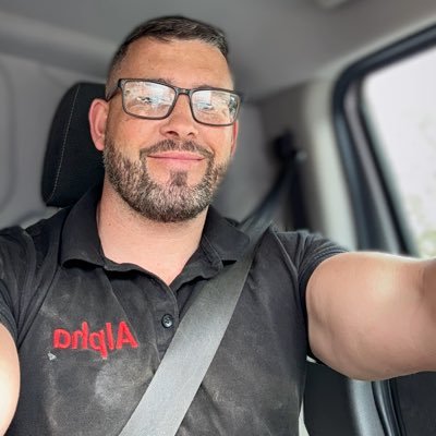 plumbing and heating engineer and overall Adrenalin junkie 😂race motorbikes ,boxing and rugby 🏉 (personal profile too) @hometreefinance installer