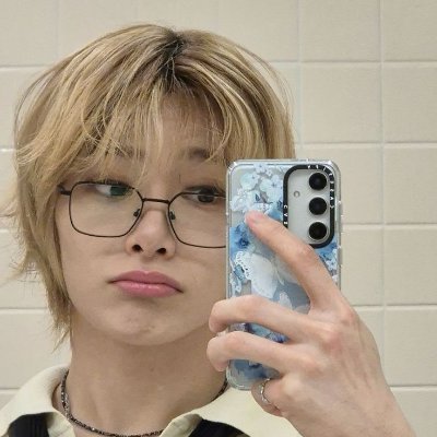 maniacsos's profile picture. 