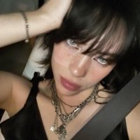v (@rvkqe) 's Twitter Profile