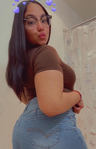 Laura2403484280's profile picture. 