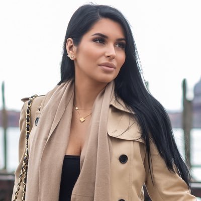Determined dreamer. A book Addict. Culture Seeker. Entrepreneur. A girl who believes in Crypto