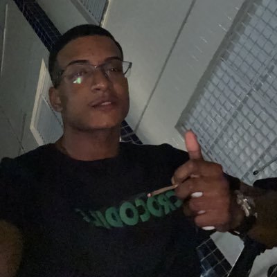 “Os bons passam por muitas aflições, mas o Senhor o livra de todas elas.” Salmos 34;19