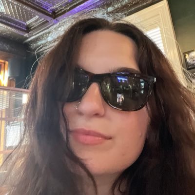 poppinsampagne's profile picture. perfect, funny, humble