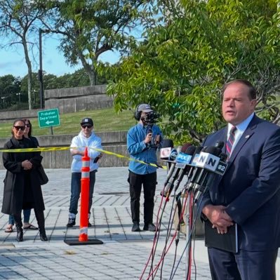 Comms Director for Suffolk County @RayTierneyDA. Formerly with @NYSComptroller. Recovering journalist from @Newsday. Emmy nominated.