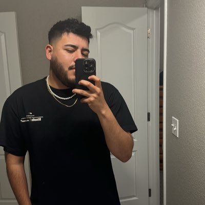 Edztec's profile picture. One day I will go to space 🚀👨‍🚀🌌 Dev Life🖥️