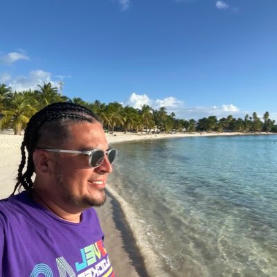 AlbertoCuya's profile picture. Comunicador | Liberal y demócrata | Aficionado al vinilo y al CD | Opiniones a título personal