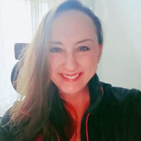Just a Mom (@lauradibble2) 's Twitter Profile
