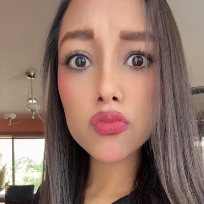 MontseAlba0402's profile picture. 