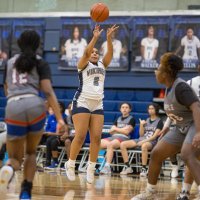 Adriana Liscano (@ad_hoopz) 's Twitter Profile