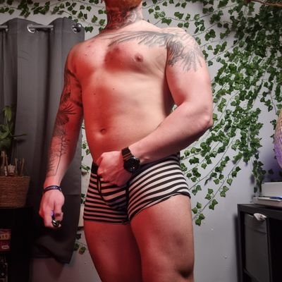 Adult content 🔞. Just a blonde polish guy with some peachy arsenal 🍑. Inbox me if you're interested in collab 🤼♂️.