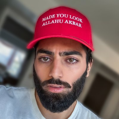 ARTIST || Poetry x Design x Music x Film @farosty everywhere👇🏽🧢 MADE YOU LOOK / TRUMPISTAN