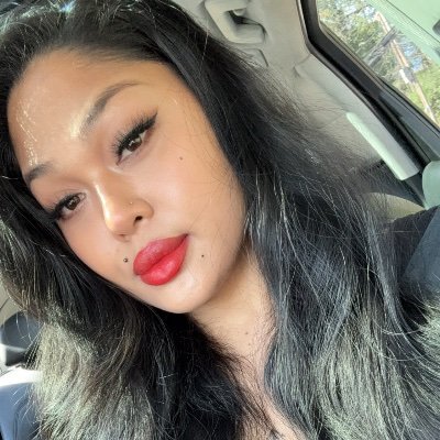 JuJuBea10101's profile picture. 5'6
Size 8 🦶
Asian Goddess