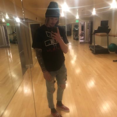 ThisBoyFlowz's profile picture. ♡ Life is a circle & we just spinnin at the park.