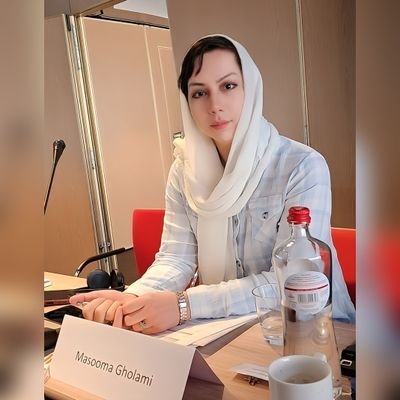 جای مردان سیاست بنشانید درخت که هوا تازه شود...
Journalist -
Graduate of Law and political science - Women's & human rights activist