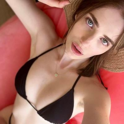 Disponible pour: des showcam et de vrais rendez-vous 100% réel et sans prise de pour assouvir vos envies 🥵 et vos fantasmes...🍆🍑🤤
WhatsApp:+33 7 56 87 08 03