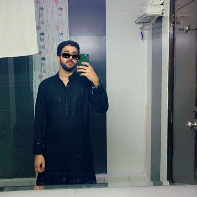 delimmani's profile picture. Dead like daisy petals lying in summer medows.