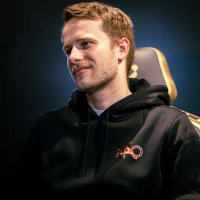 Pacowski_'s profile picture. Irgendwas mit Marketing bei @GamerLegion
Zac-Connoisseur und Kreisliga-Legende