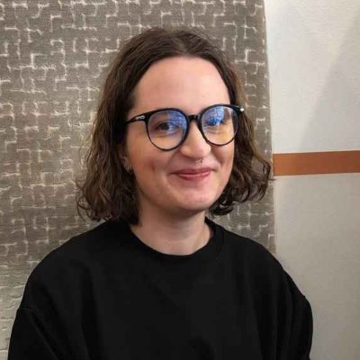 PhD candidate of Czech philology at @FF_CUNI & research assistant at the Czech Language Institute CAS, freelance editor, plant lover.