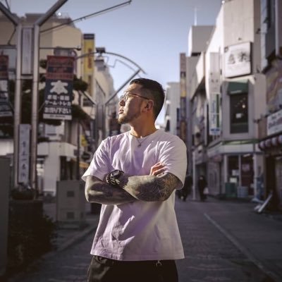 神奈川県厚木市から発信〝どうでもいい〟音楽。 Rapper/DeeJay/Singer 活動エリア:渋谷 新宿 池袋 横浜 厚木 Youtube : 【あつぎのゆう】🔎 Live,MCバトル,その他出演依頼はDMにて📩 Project:MESSENGERS HOUSE 趣味 : Workout / Tattoo