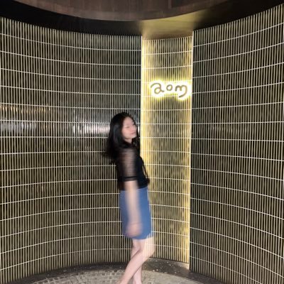 _ysht's profile picture. more room for thoughts