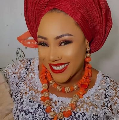 ivybaby8's profile picture. 🗡️Loving GOD & Loving what I do.
Gospel Artist.
Foodpreneur 
YVONNE'S DELITE FOOD365.
Chef.
Caterer.
Entrepreneur.
👸👸