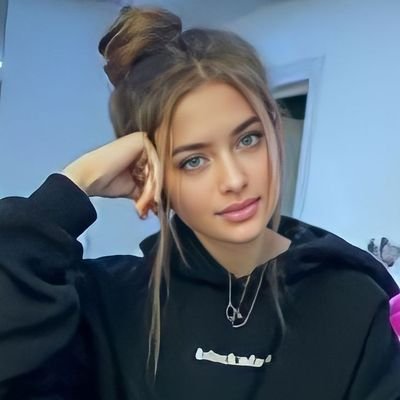 _mira_17's profile picture. GALATASARAY💛
MERBAR ❤️