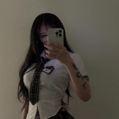 Alexandria33137's profile picture. `_____我主号 @PamelaBurn5081