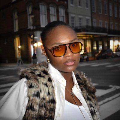 vocalist | producer | curator #LYONtheBand @loveyourownnois @BrokenLevee_ @IndieGras