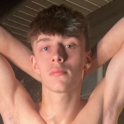 Just turned 18! Ready to make some🔥content for you guys! 😄