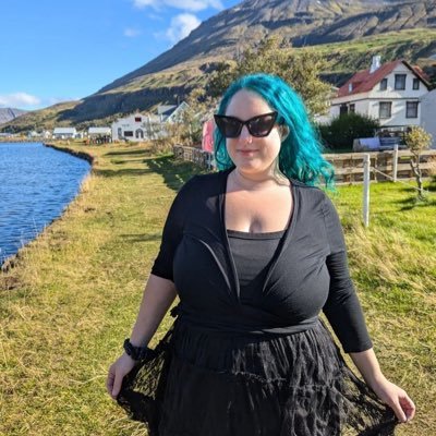submissive in life at 100% , also into cooking, classic cars , traveling and conservative lifestyle.
