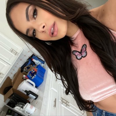 violet_mario16's profile picture. optimistic ⭐️