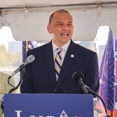 Mayor Wade Kapszukiewicz Profile