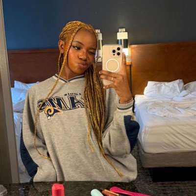 tatiyananored's profile picture. she/her. 23. aquarius.