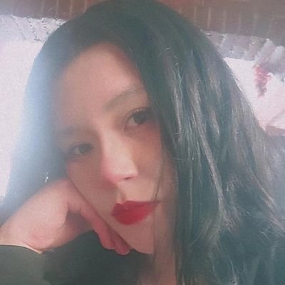 Mujer neurodivergente, agnóstica, feminista, analítica, incrédula...