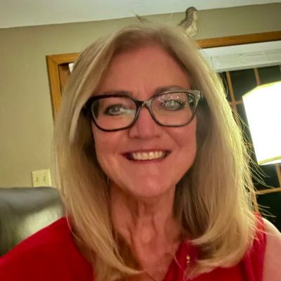 VarsityMama's profile picture. 